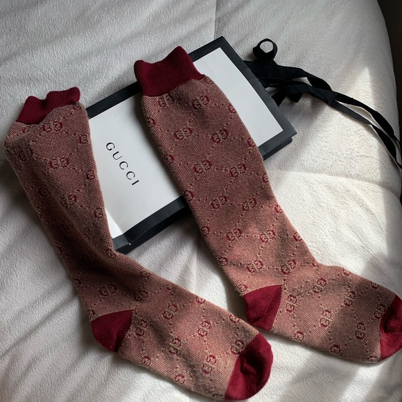 burgundy gucci socks